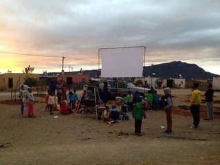 Willowmore March 2014 Crowd gather