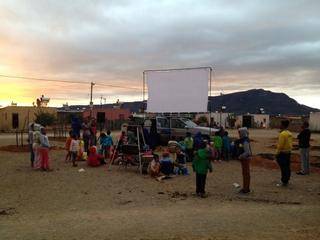 Willowmore March 2014 Crowd gather